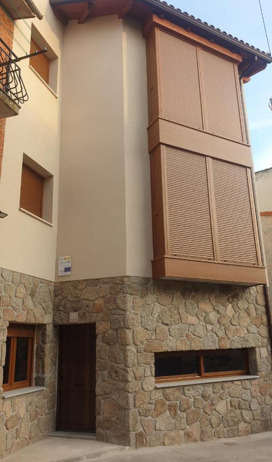 El Cobijo De Gredos Villa Navaluenga Exterior photo